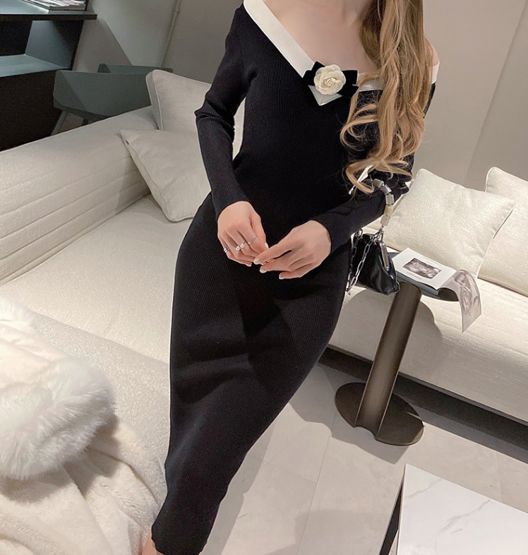 Vintage Elegant Deep V-Neck Off Shoulder Contrast Slim Fit Knitted Dress Women's Autumn and Winter Hip Wrap Dress