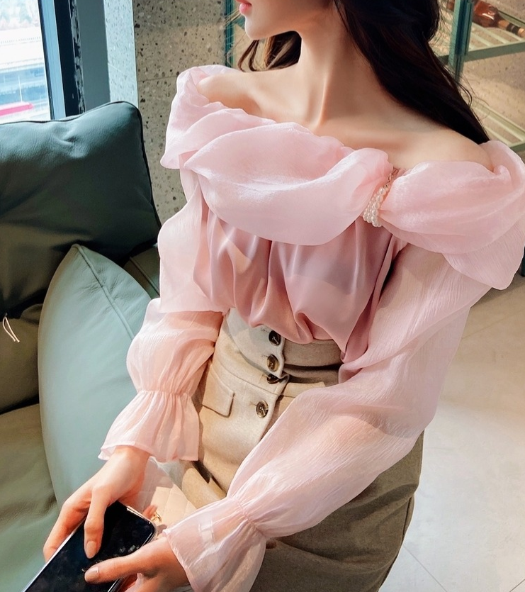 2022 New Sweet Design Flower Bract Collar Pearl Pure Desire Flare Sleeve Shirt Top Women